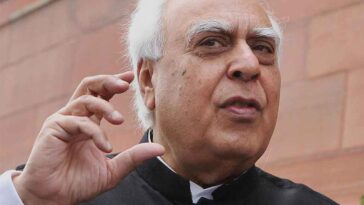 Kapil Sibal to appear for Ghulam Nabi Azad's party in Article 370 hearings