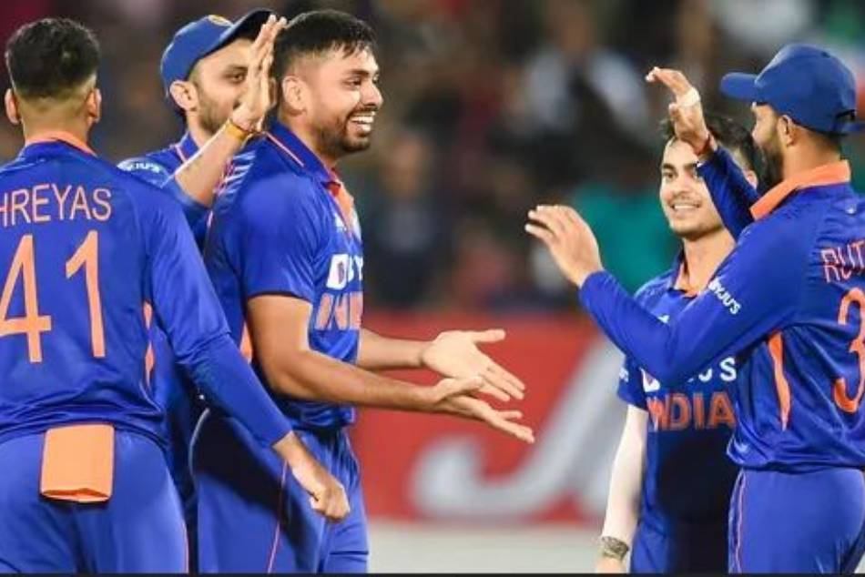 Curtly Ambrose, former West Indies cricketer, praises India pacer "highly effective."