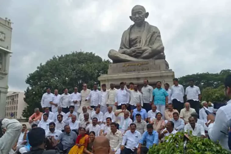 BJP protests against suspension of MLAs, skips Bengaluru assembly session