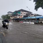 IMD red alert closes Mumbai schools and colleges on Thursday.