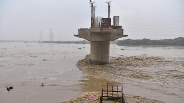 Yamuna water level Incresing