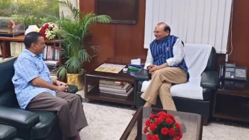 After being nudged by the Supreme Court, Kejriwal and LG Saxena had a meeting over the Delhi electrical commission.