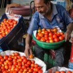 Centre cuts price of subsidised tomato to Rs 70 per kg.