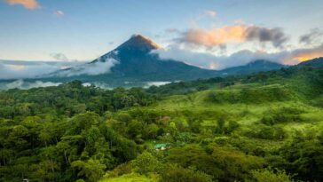 Costa Rica: Embrace Nature's Bounty in the Land of Pura Vida