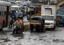 Heavy rain closes Andheri and Malad subways for traffic in Mumbai.