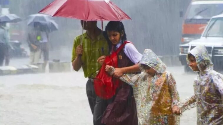 Heavy rain in Telangana closes Hyderabad schools, colleges