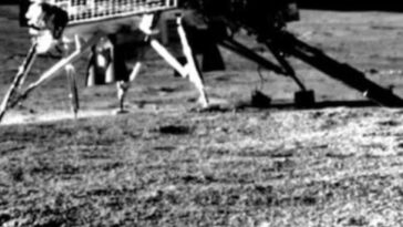 New Moon viewing! Pragyan rover posted 3D moon image