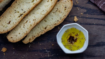 Bread + Dip =  Heaven! Try This Viral Olive Oil Dip In 5 Minutes