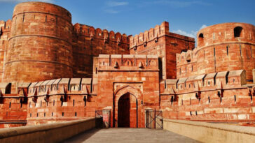 Agra Fort: A magnificent Mughal masterpiece