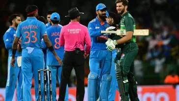 "Pakistan bowlers, how do we get rid of Rohit Sharma?" Wasim Akram and Misbah-ul-Haq are aghast at the form of the India captain.