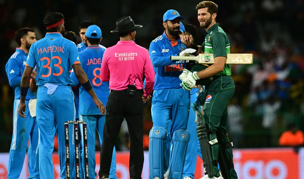 "Pakistan bowlers, how do we get rid of Rohit Sharma?" Wasim Akram and Misbah-ul-Haq are aghast at the form of the India captain.