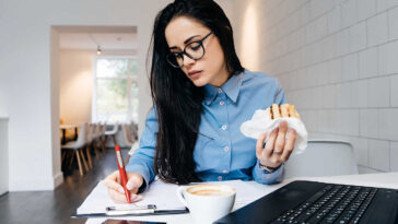 Why stress causes people to overeat?