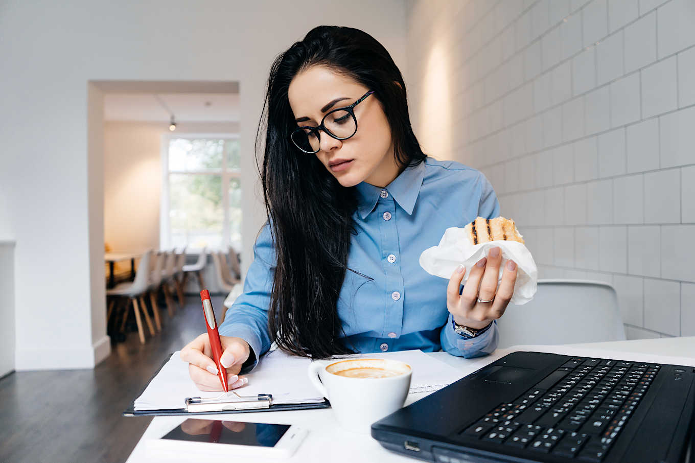 Why stress causes people to overeat?