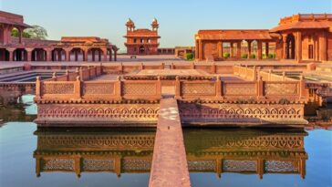 Fatehpur Sikri : A deserted city of Mughal glory