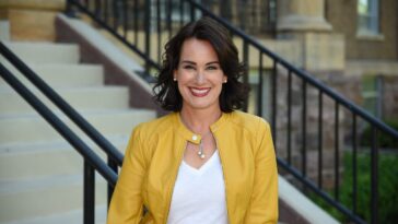 Best 6 Ways to Make Your Husband Feel Like a Man