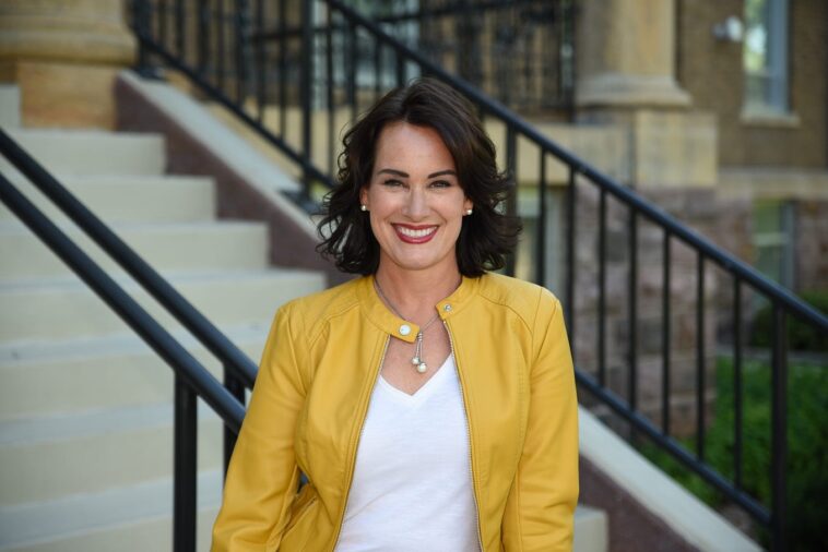 Best 6 Ways to Make Your Husband Feel Like a Man