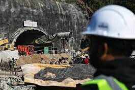 Once more, tunnel drilling at Uttarkashi ceased, and an auger machine was deployed.
