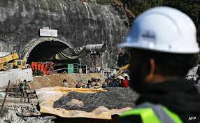 Once more, tunnel drilling at Uttarkashi ceased, and an auger machine was deployed.